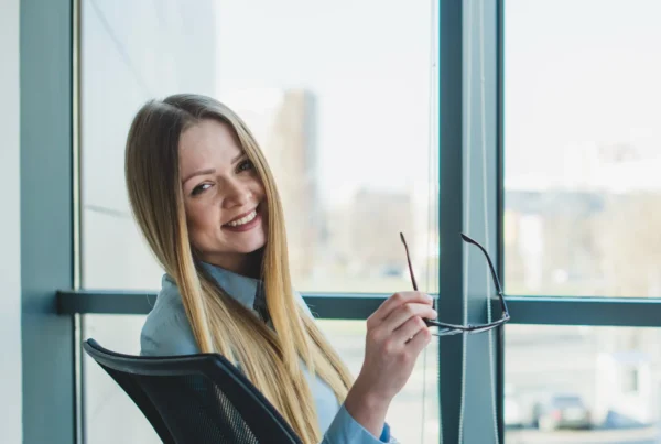 Szkolenie firmowe z noclegiem - menedżer działu HR w trakcie planowania organizacji